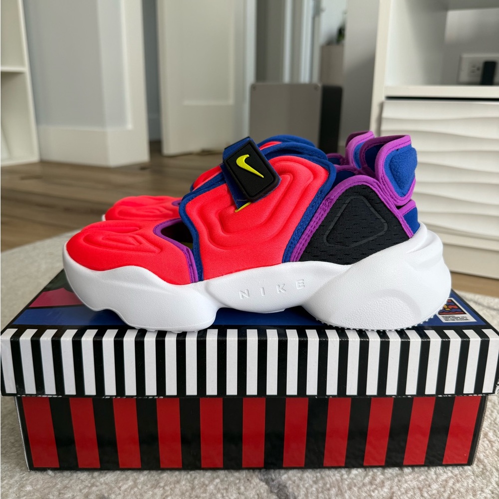 *BRAND NEW* NIKE AQUA RIFT SNEAKERS